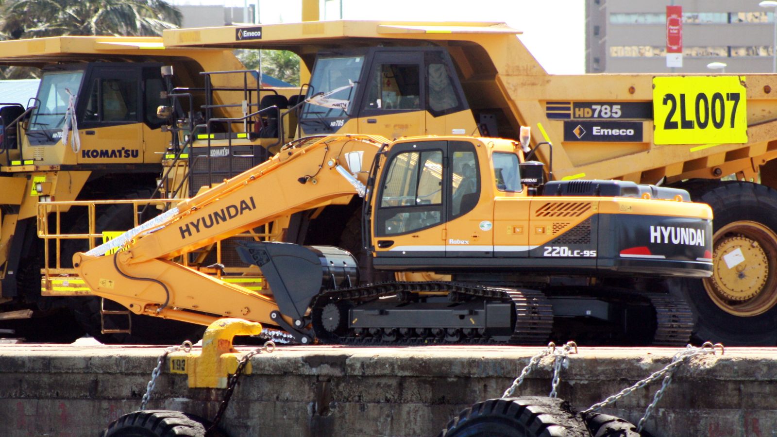 Used Hyundai Excavators