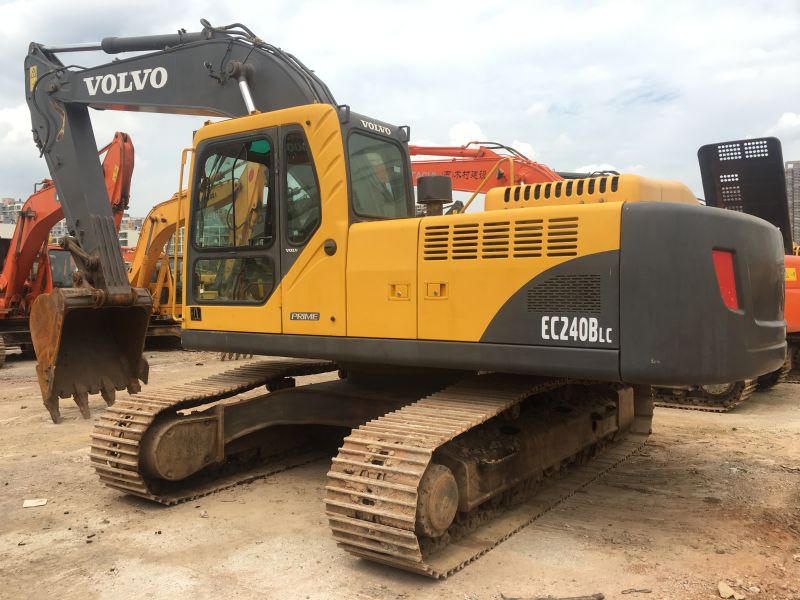 2 Sets of Used Excavator CAT 312D, 1 Set of Hyundai Excavator 225LC-7, 1 Set of Doosan Excavator DH225LC-7 Shipped to Ecuador Construction Company